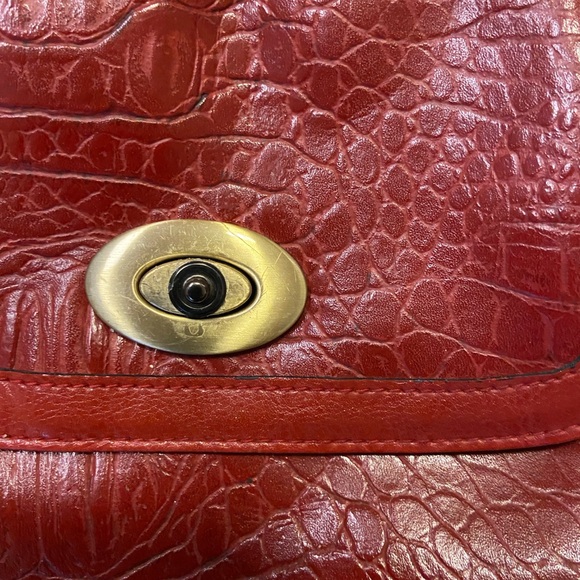 Bueno red faux leather travel bag - Picture 5 of 16